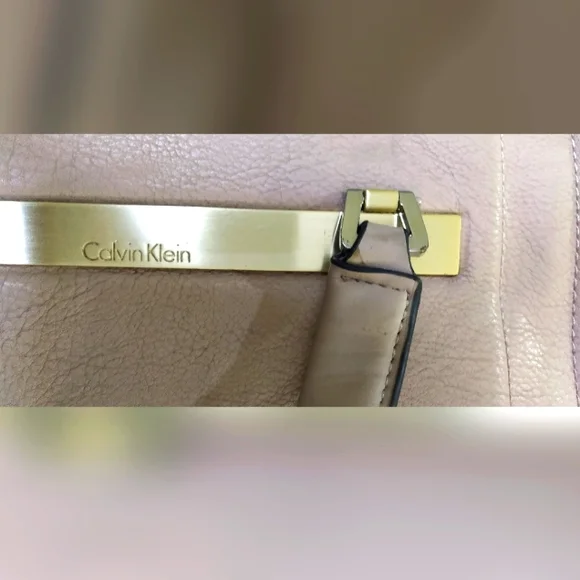 Authentic Calvin Klein bag - FIXED PRICE - Picture 8 of 16